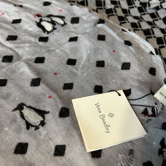 Vera Bradley Playful Penguins Gray Soft Fringe lightweight oblong Scarf New - Picture 2 of 9